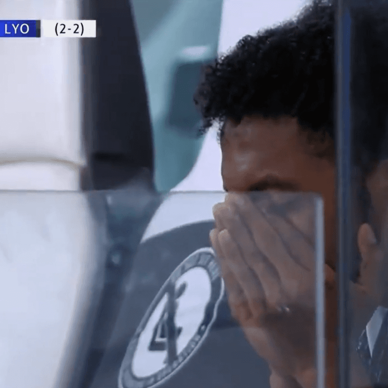 El video de Cuadrado rezando en el banco para que Juventus hiciera gol