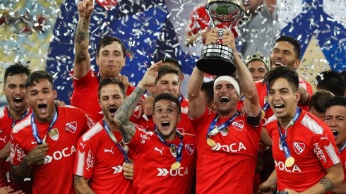 Independiente con la Copa Sudamericana, en 2017.