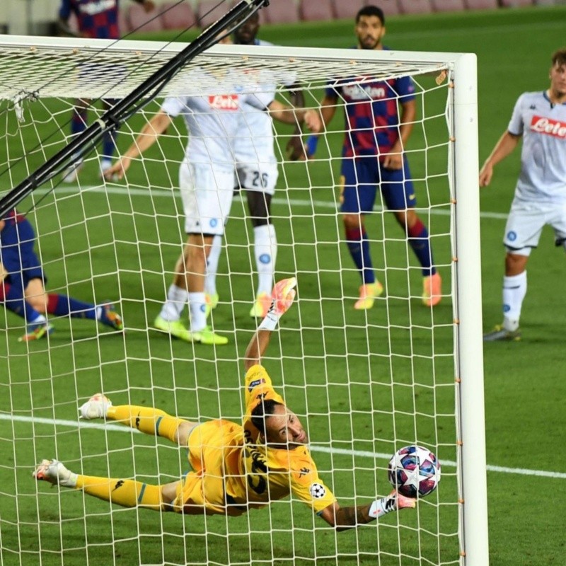 Video: Messi la paró de pecho, se cayó, gateó, se levantó y la clavó