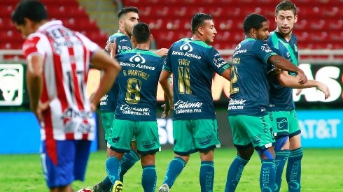 Chivas perdió ante Puebla, que es líder de la Liga MX
