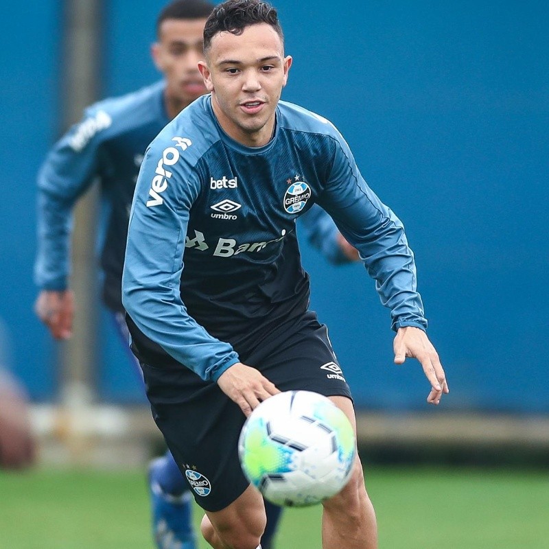 Substituto de Everton, Pepê passa a receber 4 vezes mais no Grêmio