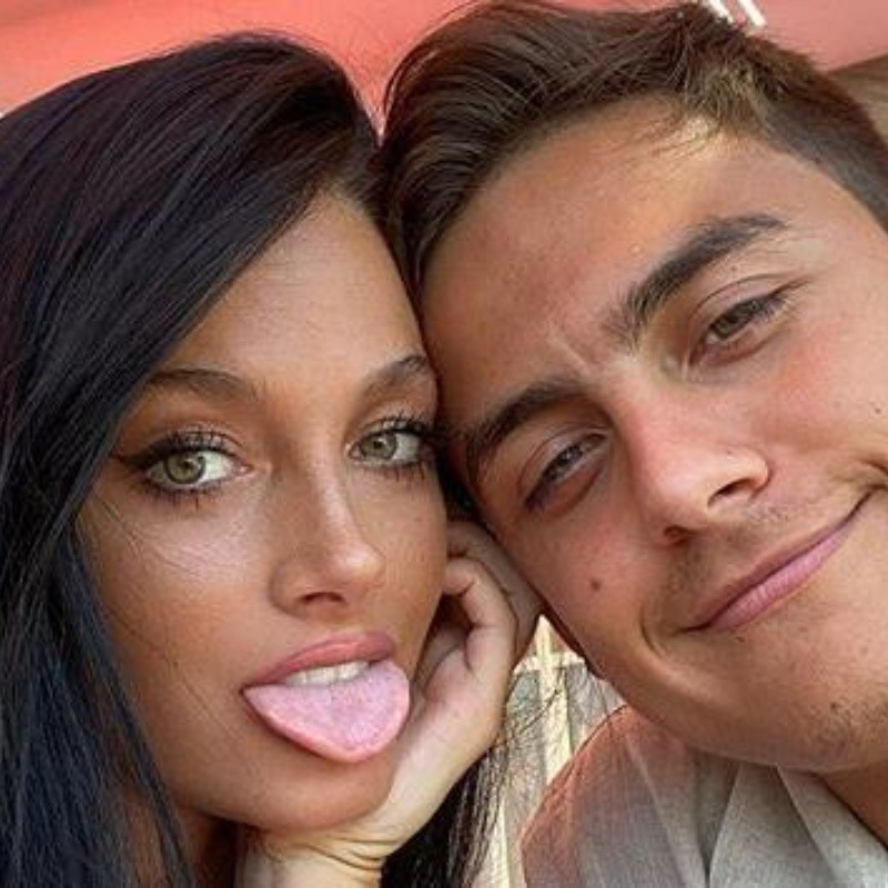 Cierren todo: Oriana Sabatini subió foto comiéndole la boca a Dybala