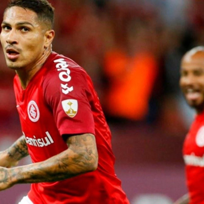 Paolo Guerrero metió gol de volea con el Inter de Porto Alegre