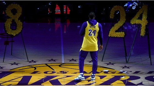 Los Angeles Lakers: LeBron James honors the late Kobe Bryant at Staples Center. (Getty)