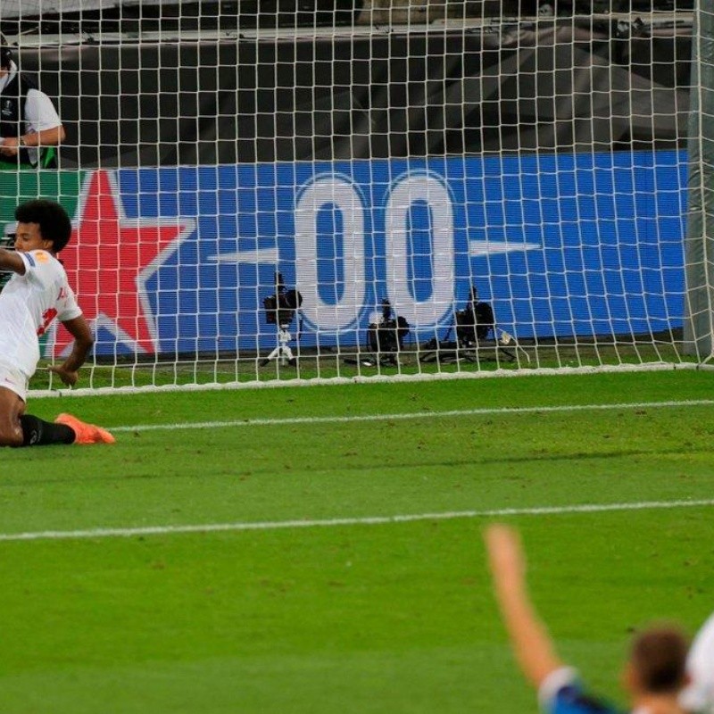 Koundé y una salvada milagrosa en la línea para evitar el gol de Alexis Sánchez