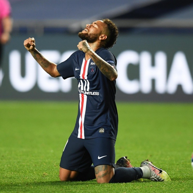 Neymar, como loco en Twitter: "Está llegando la hora..."