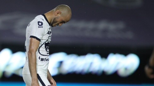 Carlos González está en duda por Pumas ante Tigres.