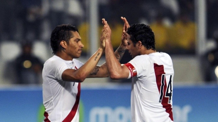 Claudio Pizarro y Paolo Guerrero jugaron mucho juntos en la Blanquiroja.