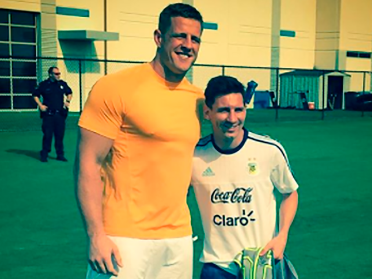 J J Watt Publico En Twitter Una Foto De Lionel Messi Con La Camiseta Del Chelsea Bolavip