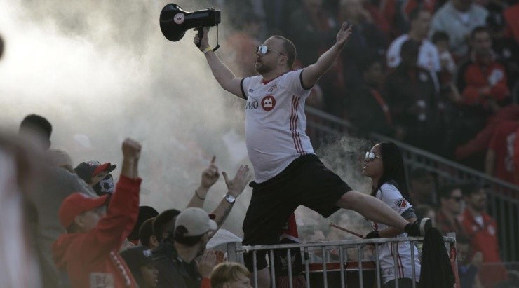 Toronto FC supporters celebrate the first goal of the game during the second half of the MLS regular season match between Toronto FC and Columbus Crew. (Getty)