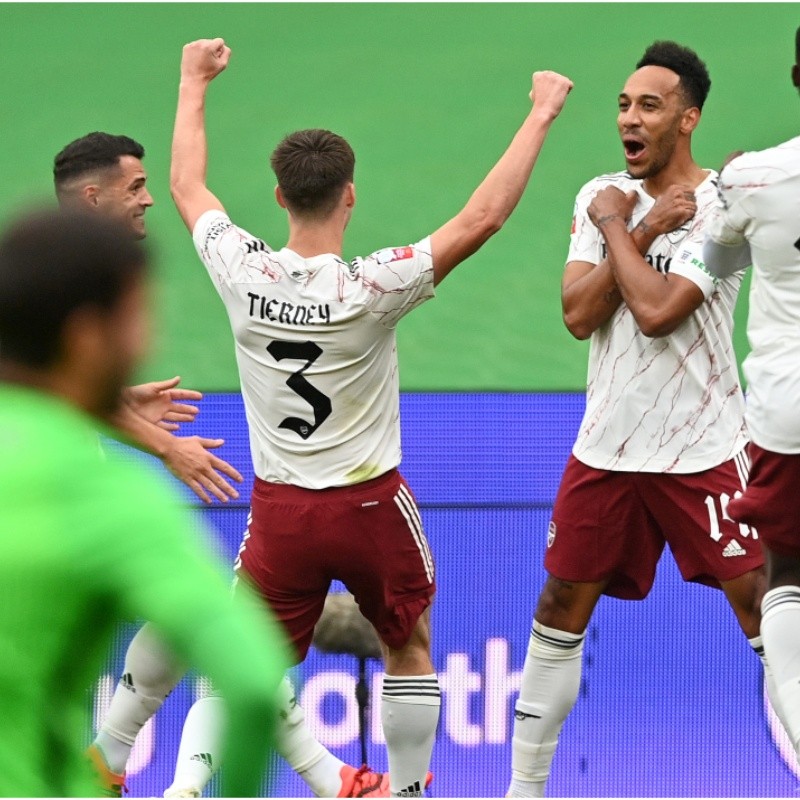 Arsenal's Aubameyang honors Chadwick Boseman in goal vs. Liverpool