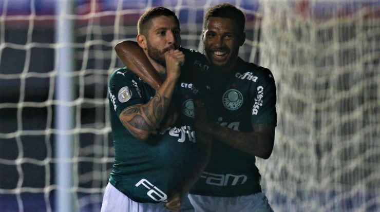 Zé Rafael comemora o gol contra seu ex clube ao lado de Wesley (Foto: César Greco/Ag. Palmeiras)