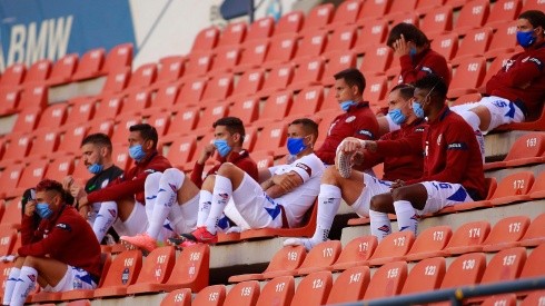 Los jugadores de Cruz Azul con tapabocas.