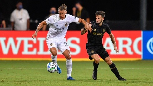 LA Galaxy vs. LAFC: Rolf Feltscher of the Galaxy (left) and Diego Rossi of LAFC fight for the ball (Getty).