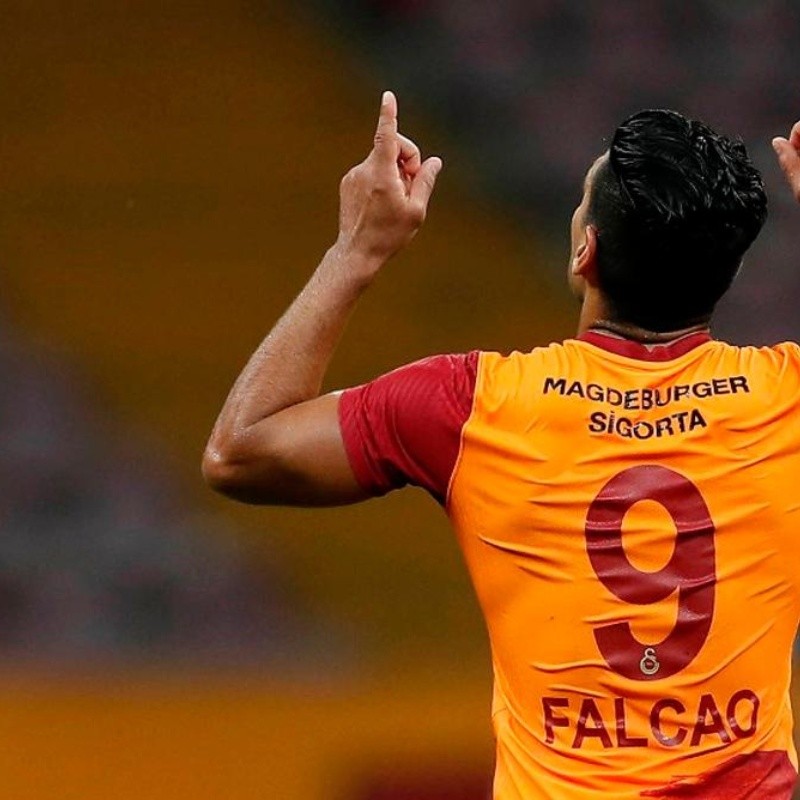 Imperdibles: 4 fotazas del regreso triunfal de Falcao con el Galatasaray