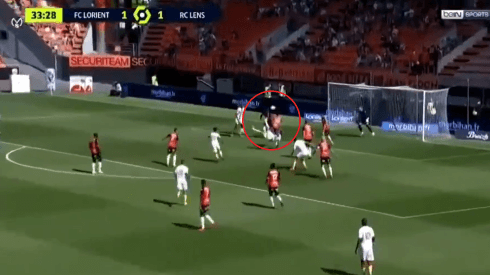 El argentino Facundo Medina, del Lens, clavó un golazo de chilena en la Ligue 1