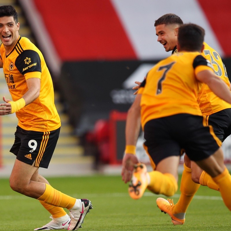 La sana costumbre: Raúl y un gol de volea para Wolves