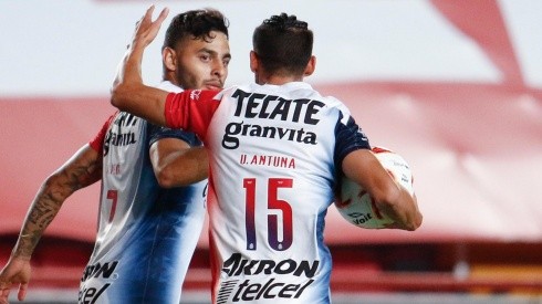 Vega asistió a Antuna en el empate y luego selló la victoria de Chivas en Aguascalientes
