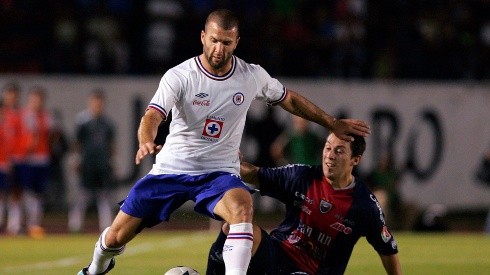 Emanuel Villa en su etapa con Cruz Azul