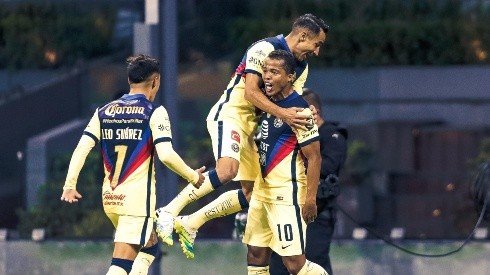 Giovani Dos Santos se vistió de héroe con su gol ante Chivas