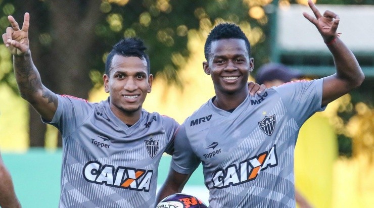 Otero e Cazares devem novamente atuar juntos, desta vez no Timão - Foto: Bruno Cantini/Atlético-MG.