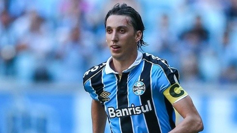 Geromel está fora do Gre-Nal e Renato define zaga titular do Grêmio