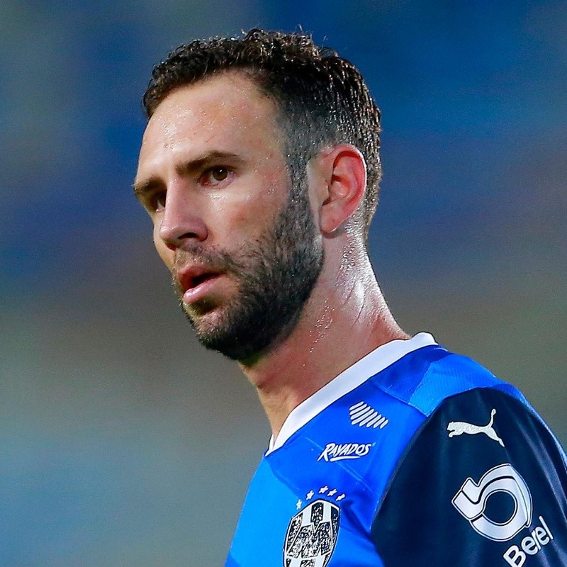 Miguel Layún: "No pienso regalarle el puesto a un joven"