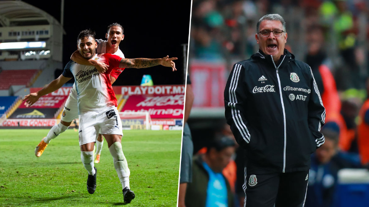 Gerardo Martino corrigió a Alexis Vega y Uriel Antuna (Getty Images)