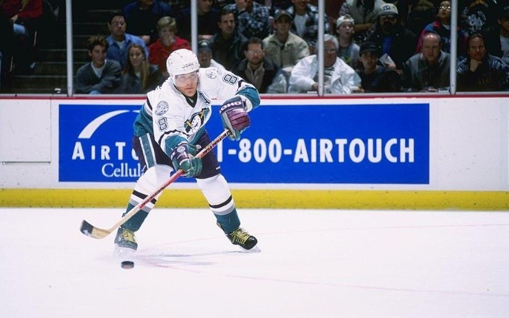 Teemu Selanne scored the most goals as a rookie. (Getty)