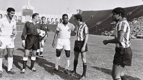 Pelé enfrentó a Chivas en el Coliseo de Los Ángeles en 1970 y previo lo había hecho con la selección brasileña en el Estadio Jalisco