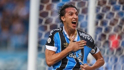 Geromel retorna ao time titular e Renato define escalação do Grêmio