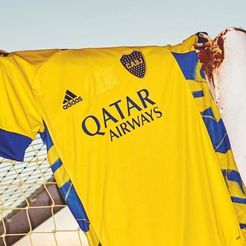 Esto es Boke: Boca subió foto de la camiseta nueva en un caño todo oxidado