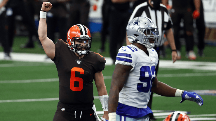 Baker Mayfield celebra un touchdown a los Cowboys