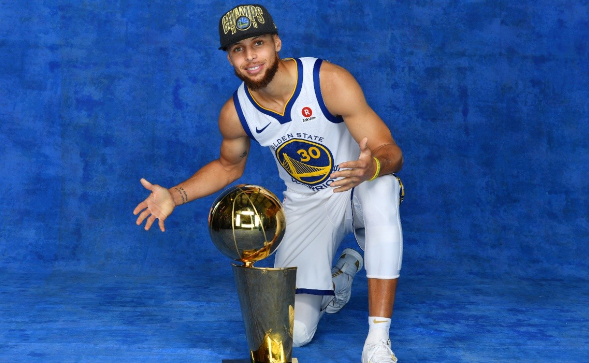 How many championships does Stephen Curry have? Where Warriors