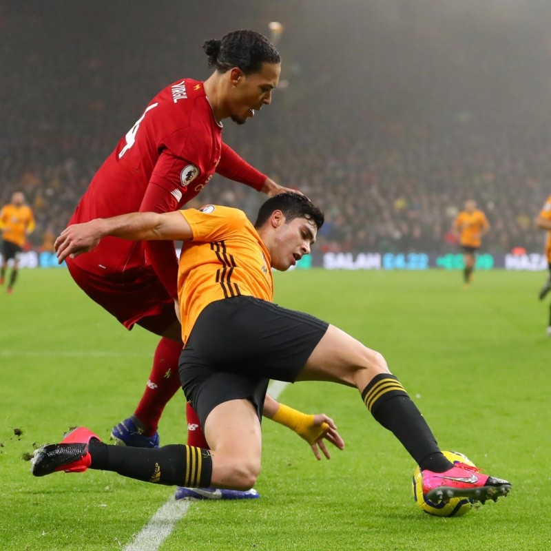 Van Dijk olvidó a Raúl y Wolves le dedicó un épico trolleo