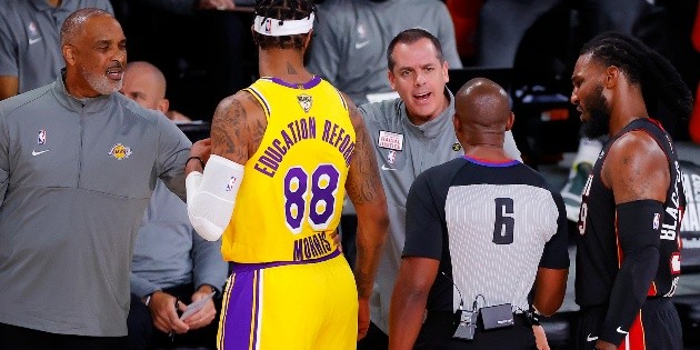 Photo of Finales de la NBA |  Jae Crowder quiso escuchar a Frank Vogel y acabó intercambiando ofensas con los jugadores de los Lakers