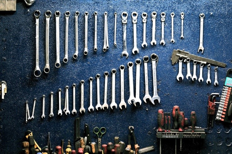 Es indispensable conocer el tipo de herramientas necesarias para cambiar las bujías de tu automóvil. Fuente: Pixabay