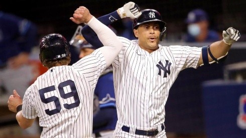 Giancarlo Stanton mantiene con vida a los Yankees en postemporada