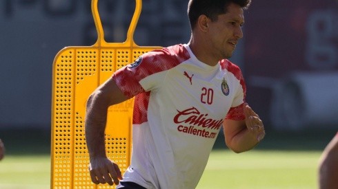 Molina se reintegró a los trabajos del plantel principal de Chivas en el gimnasio