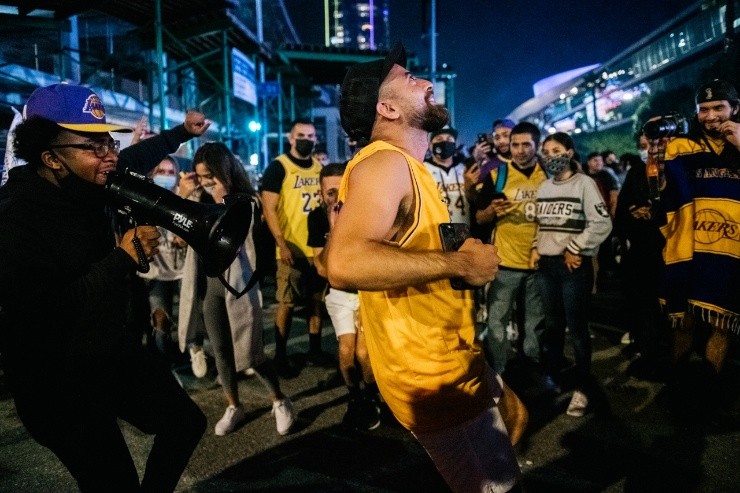 fiesta aficionados lakers 8