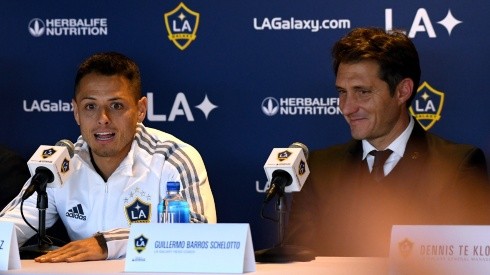 Chicharito y Guillermo Barros Schelotto, apuntados por crisis en LA Galaxy.