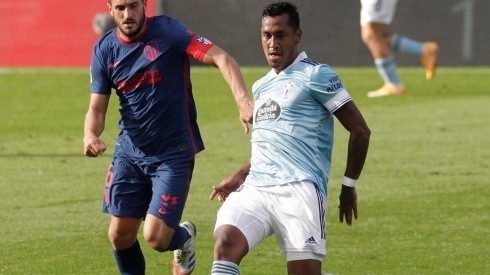 Renato Tapia destacó en el encuentro donde el Celta de Vigo cayó ante el Atlético de Madrid.