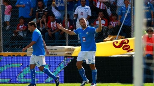 Emanuel Villa en su etapa como jugador de Cruz Azul