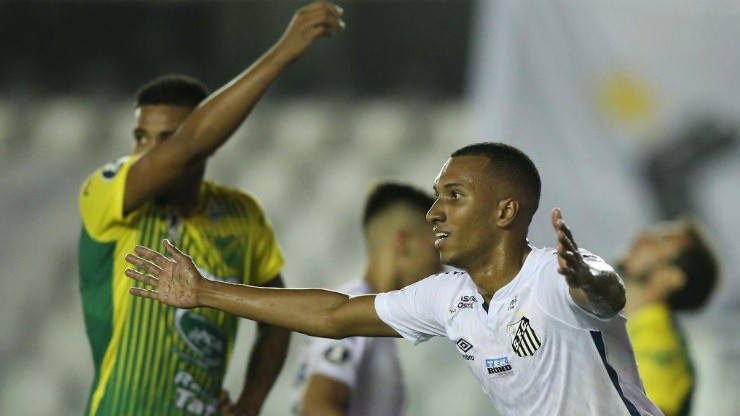 Santos eliminó a Defensa y Justicia de la Libertadores a los 91'