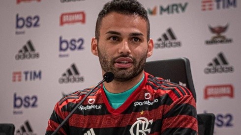 Volante virou xodó da torcida rubro-negra — Foto: Paula Reis / Flamengo