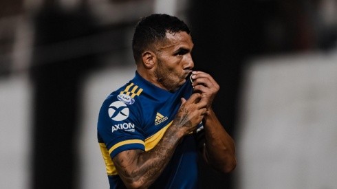 Boca hizo un contraataque perfecto y Tevez puso el 2-0 ante Caracas