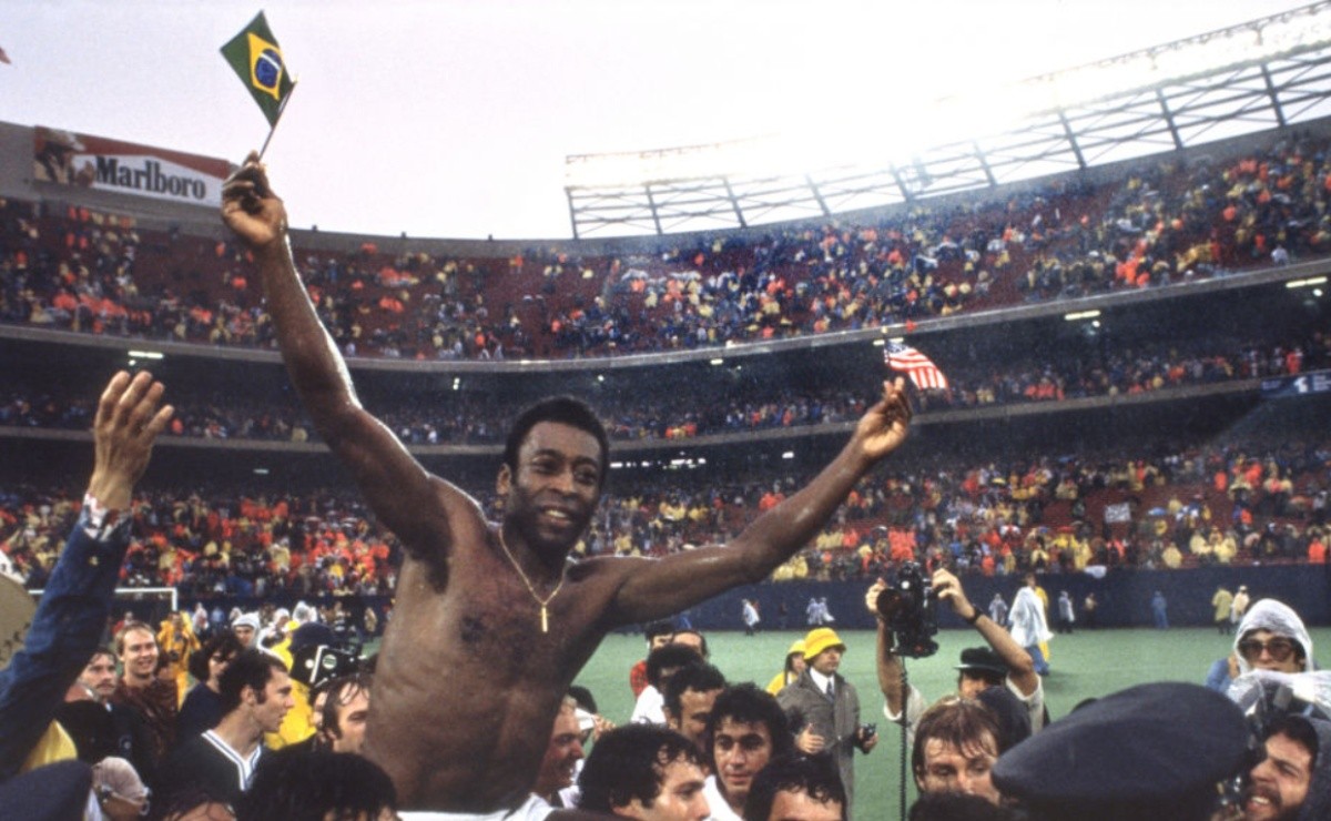 Pelé Records, stats and awards of the soccer legend
