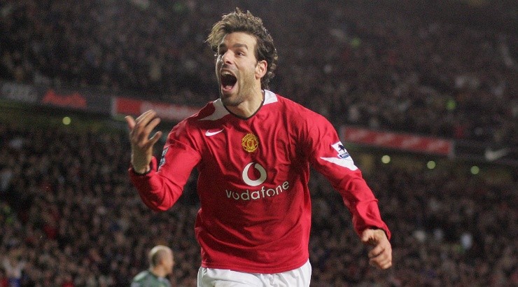 Ruud van Nistelrooy of Manchester United celebrates scoring the first goal vs Blackburn Rovers. (Getty Images)
