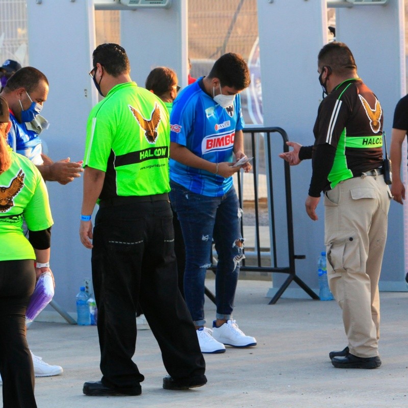 El Mazatlán dio la razón por la que retiró a los aficionados del Monterrey