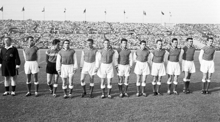 Stade de Remis players in European Soccer Cup Of The Champions Club 1959. (Getty Images)